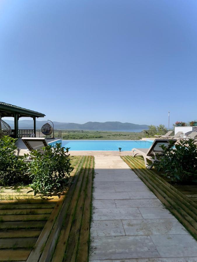 Beacon Hill Suites อัคยาคา ภายนอก รูปภาพ