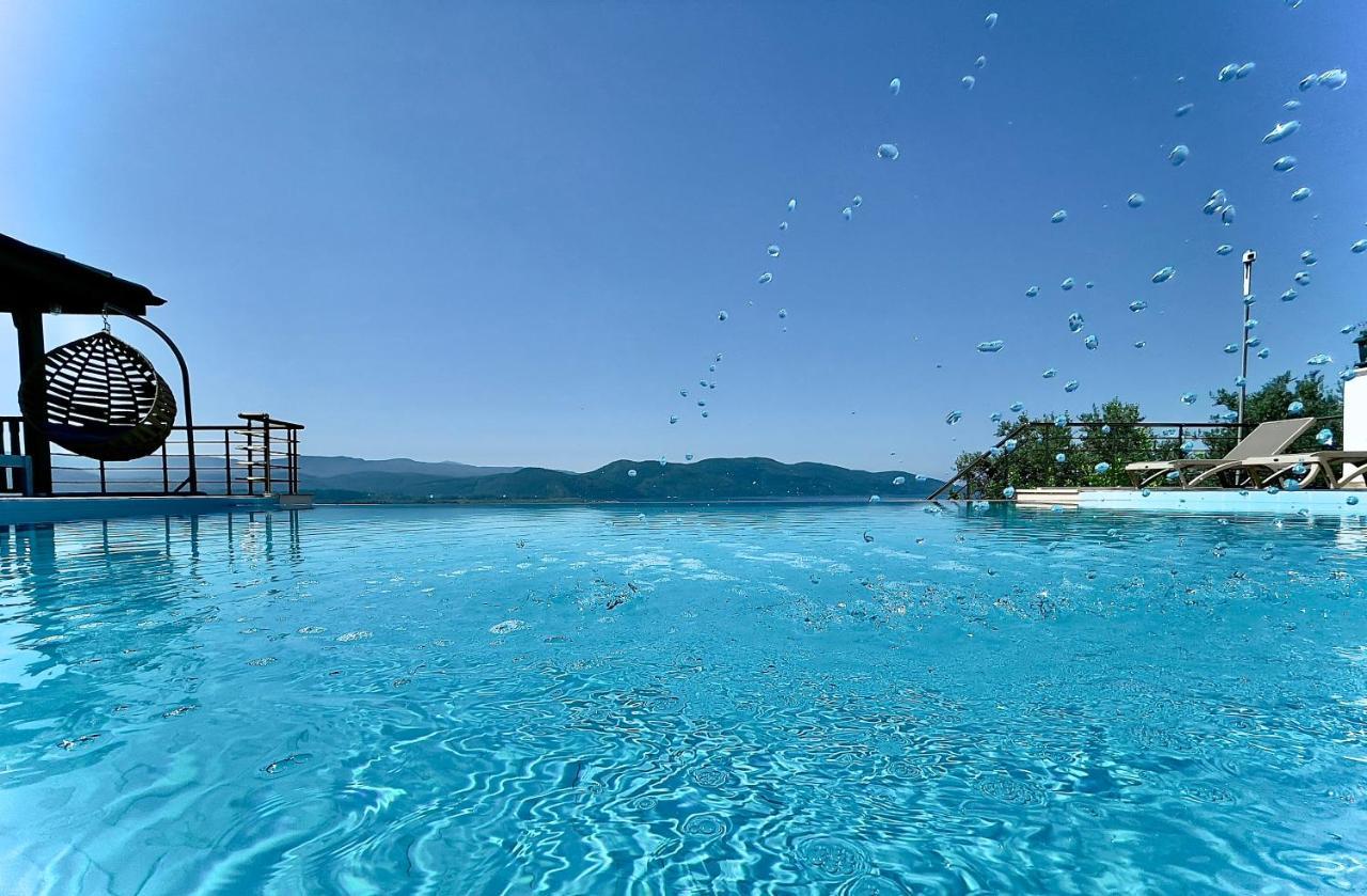 Beacon Hill Suites อัคยาคา ภายนอก รูปภาพ