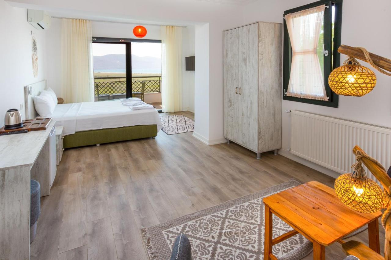 Beacon Hill Suites อัคยาคา ภายนอก รูปภาพ